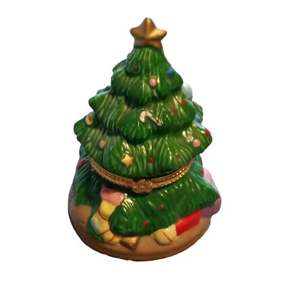Porcelain 5" Christmas tree trinket/jewelry box hand painted early 90's - Picture 4 of 9